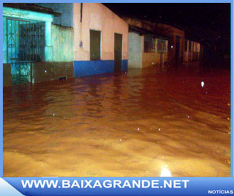 Chuva causa prejuízo a famílias em Baixa Grande